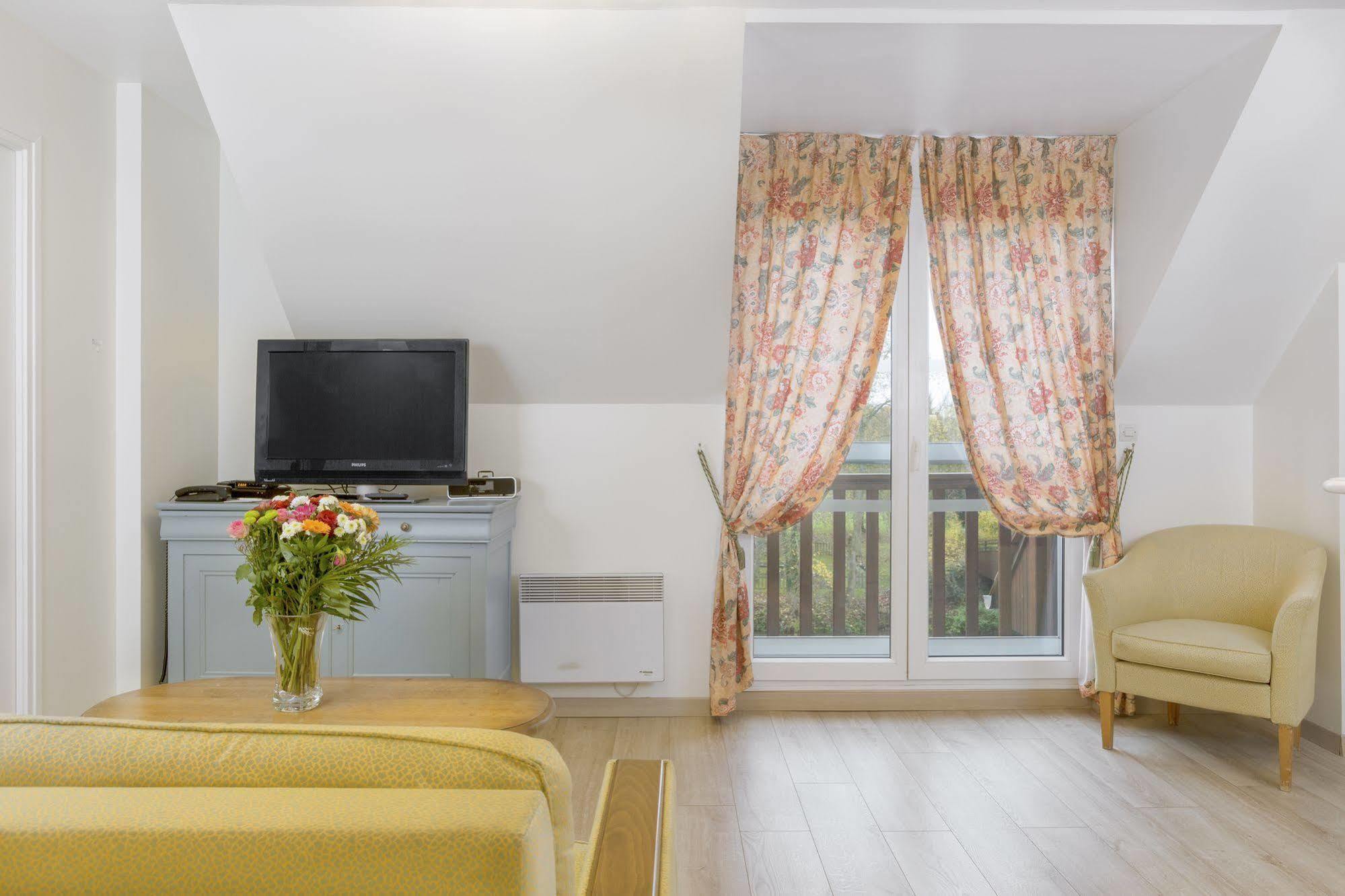 Aparthotel Karma Manoir Des Deux Amants Connelles Exteriér fotografie