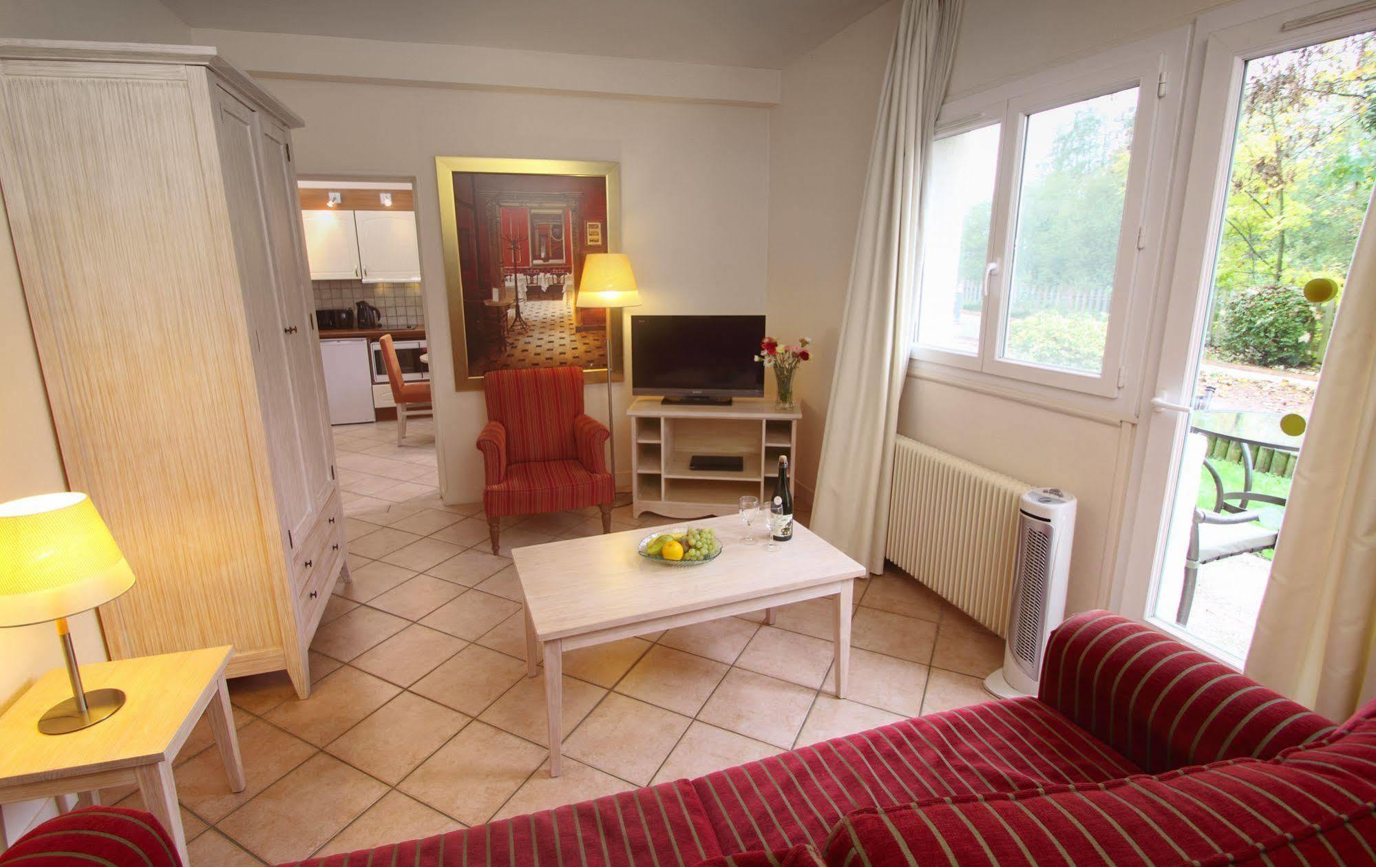 Aparthotel Karma Manoir Des Deux Amants Connelles Exteriér fotografie